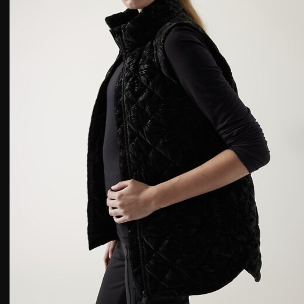 ATHLETA WHISPER FEATHERLESS 'VELVET' QUILTED PUFFER VEST BLACK XS P NWT NEW